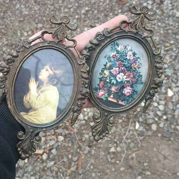 Vintage (2) Brass Oval Wall Decor - Picture 3 of 8